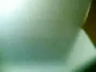 گال سبزه باسن داستانهای تصویری سکسی جدید گرد بزرگش را سوراخ می کند