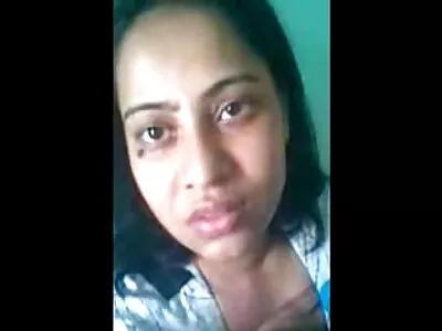 دختر بچه مو قرمز خالکوبی شده  توسط دوست پسرش مورد ضرب و شتم قرار می گیرد
