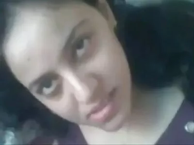 دختر آماتور داستان کوتاه سکسی جدید اروپایی از خوردن خوب لذت می برد