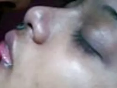 خانم زنجبیل بهترین مهارت های شفاهی داستان سکسی خانوادگی جدید خود را روی دوست مرد خود آزمایش می کند