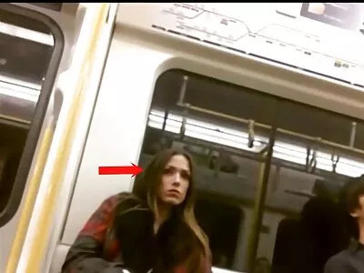 شلخته آبنوس زرق و داستان های سکسی جدید با مامان برق دار توسط دو میخ سفید رنگ کوبیده می شود