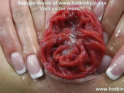 کودک آماتور امروز مهارت های شفاهی خود را  آزمایش و فیلمبرداری می کند