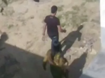 دو مربی تناسب اندام  سکسی با تقسیم یک خروس ضخیم کالری می سوزانند